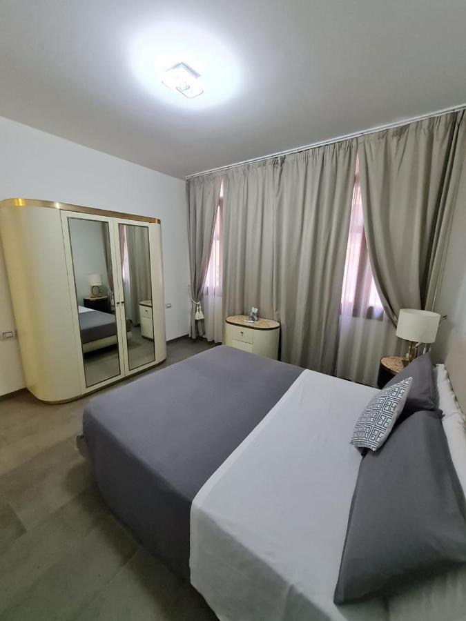 With Private Courtyard Venecia
