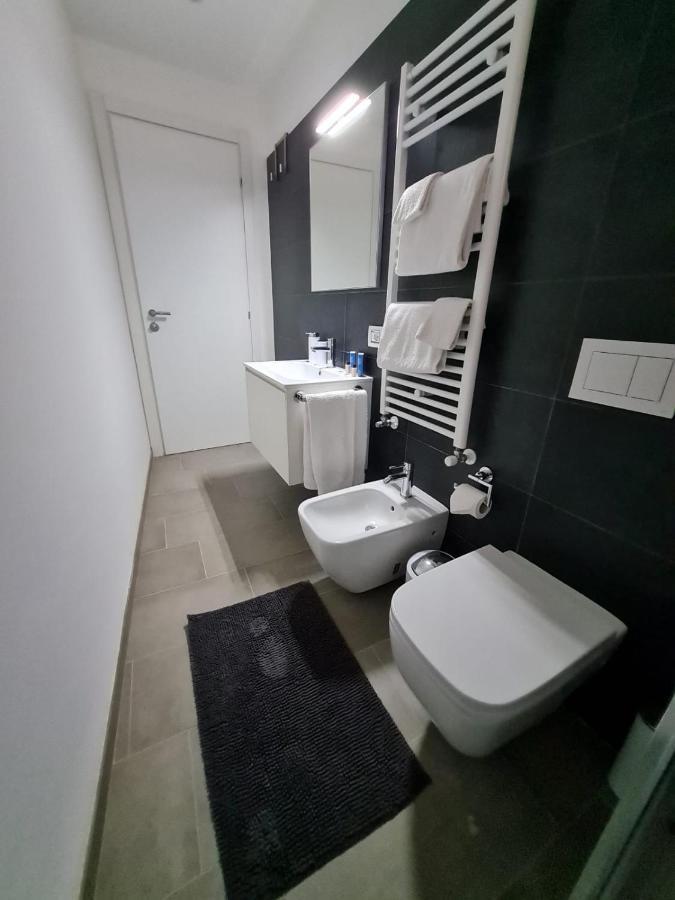 With Private Courtyard Apartamento *